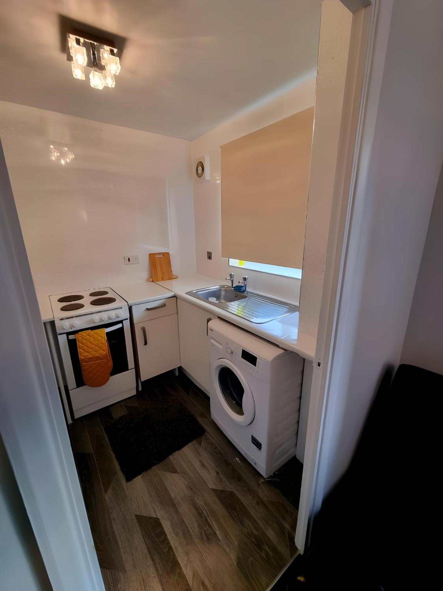 Apartament Sleek & Stylish - E15 With Parking